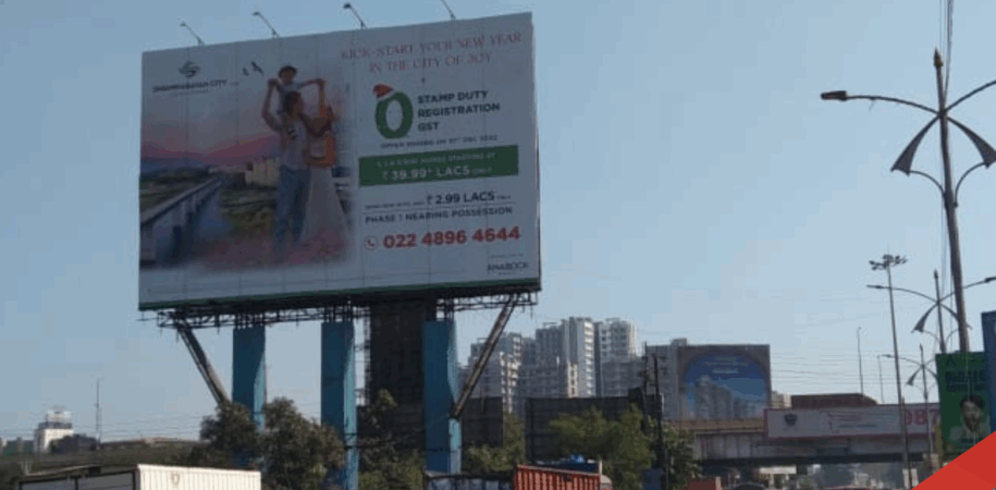Billboard advertising for real estate in Mumbai near high-traffic junctions